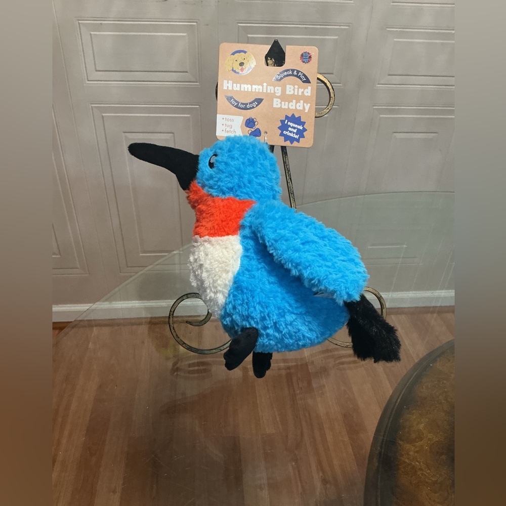 Brand New Bow wow pet Humming Bird Buddy with Clinker &  squeaker.